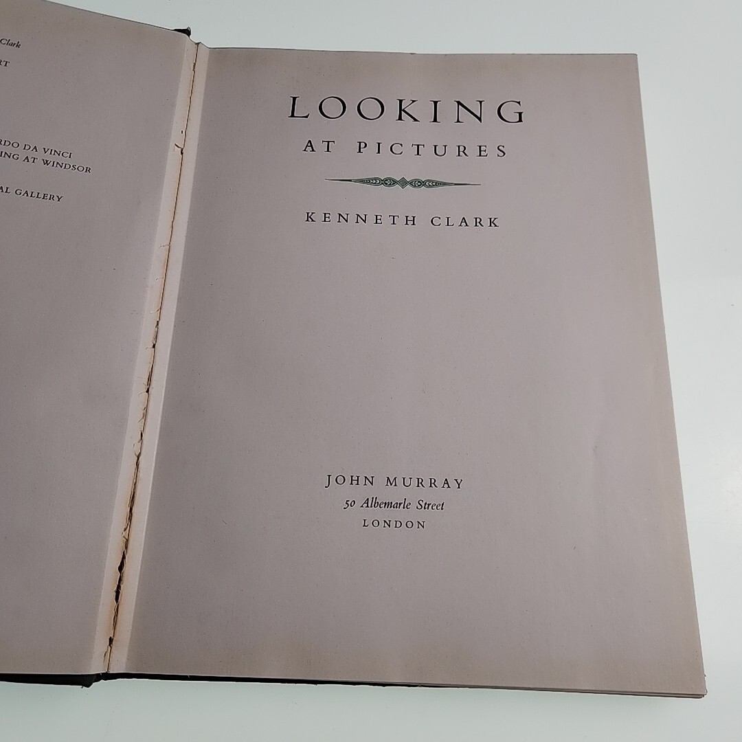 洋書 Looking at Pictures kenneth clark Looking at Pictures by Clark, Kenneth: Good Paperback (1960