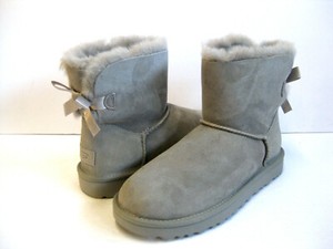ugg mini bailey bow seal