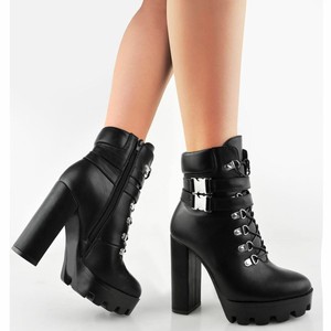 womens grunge boots