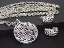 Vintage Crown TRIFARI Checkerboard Pendant Chain Necklace & Clip Earrings Set