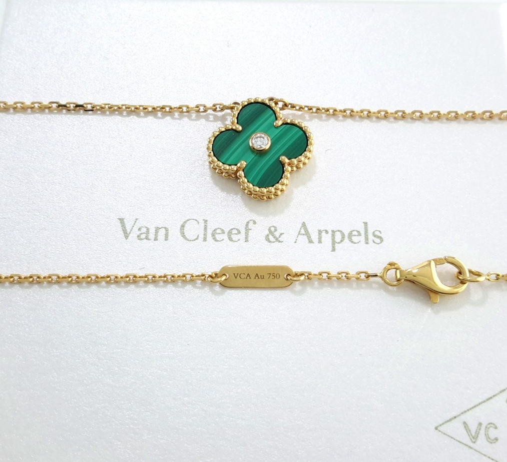 VAN CLEEF & ARPELS MALACHITE ALHAMBRA NECKLACE 18K YG W/ BOX