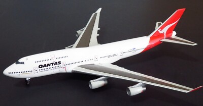 Dragon Wings Qantas B747-400. VH-OJO. 1:400 Scale. LONG REACH