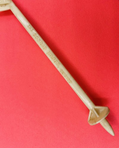 Vintage Figural CONRAD HILTON CHICAGO Ice Skates Swizzle Stir Stick Rare! - Picture 4 of 4