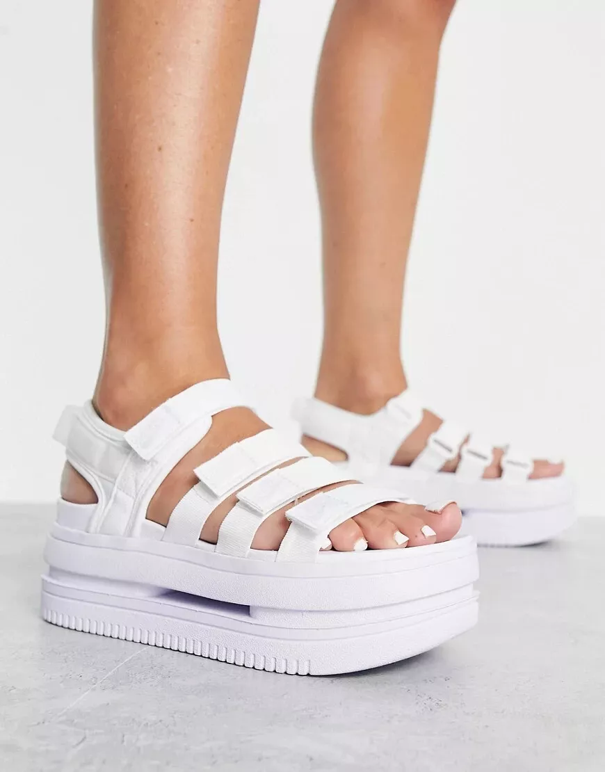 Womens nike sandals cheap with straps