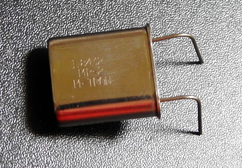 11 pieces Vintage M-Tron MP-2 1.8432mhz Crystal - Image 2 of 4