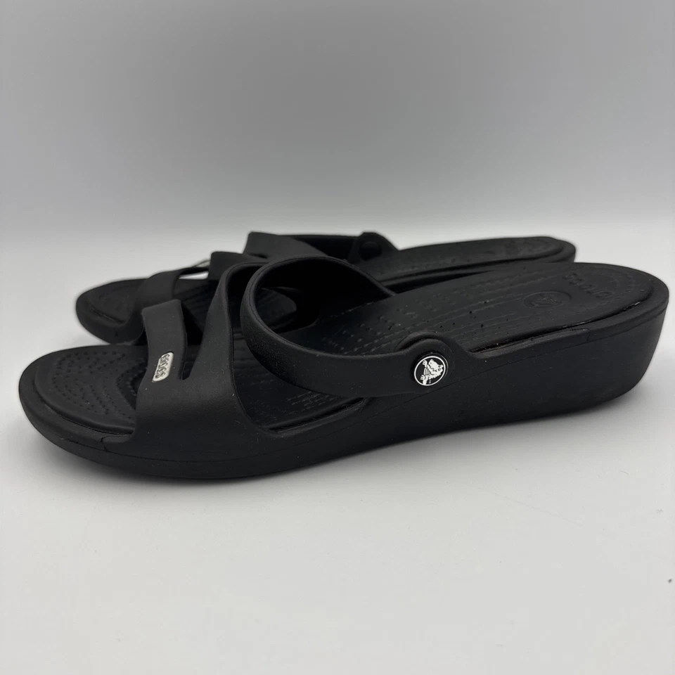 Босоножки Crocs Patricia женские размер 6 черные на танкетке шлепанцы с ремешками - Изображение 2 из 4