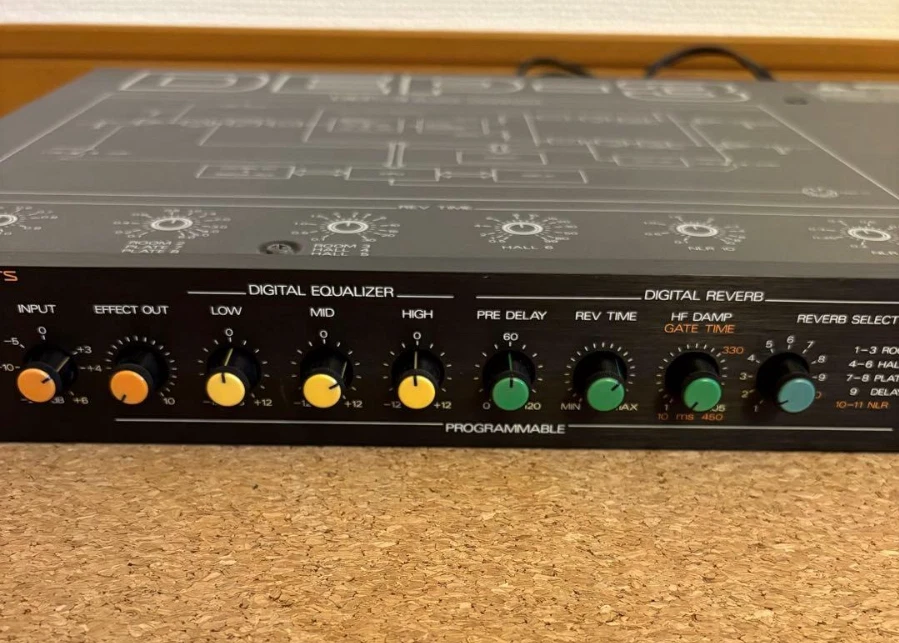 Roland DEP-3 DIGITAL EFFECTS PROCESSOR Reverb Delay Non-Linear MIDI AC100V - Image 3 of 4
