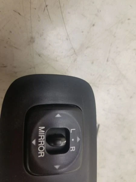 1999 LEXUS ES300 TRUNK / 气体盖 / DIMMING / Mirror 控制开关  — 第 2/4 张图片