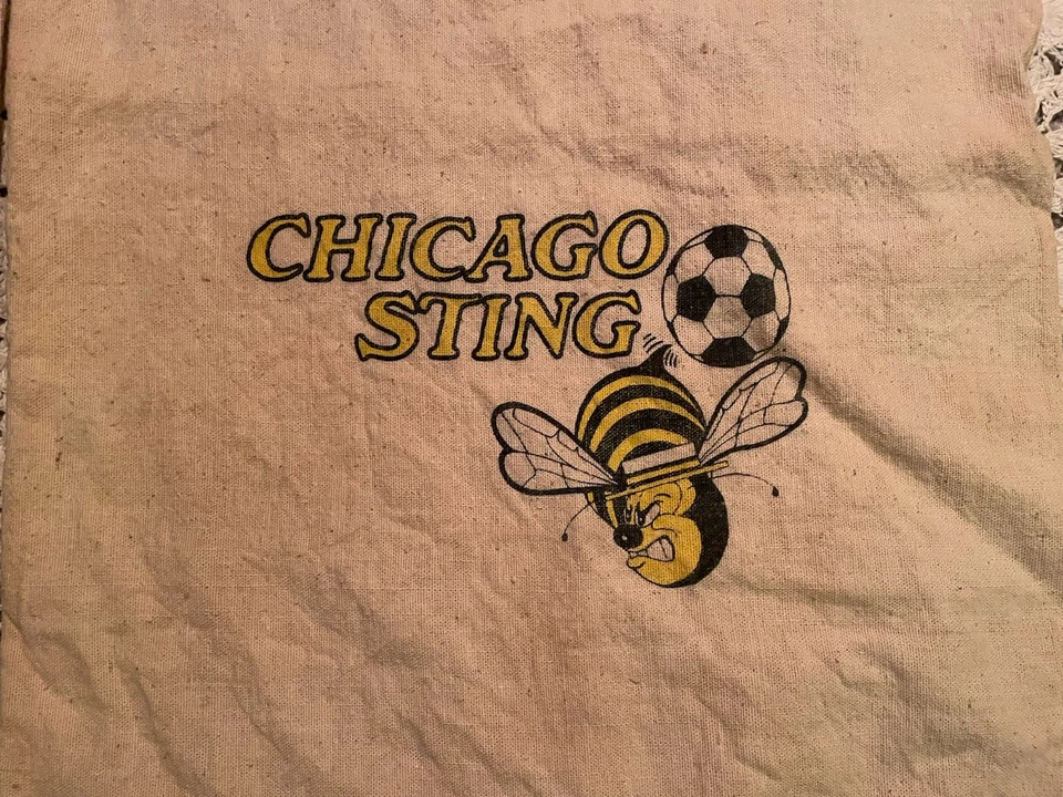 Lote de 2 bolsas vintage Chicago Sting/Dr. Pepper de lona con cuerda + enfriador años 70 Foto 3 de 4