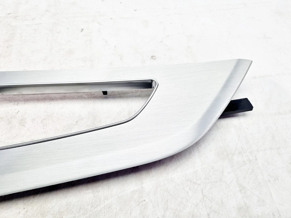 AUDI Q8 S-LINE DOOR HANDLE TRIM COVER REAR RIGHT DRIVER SIDE 4M8867450 2019 - Image 3 of 4