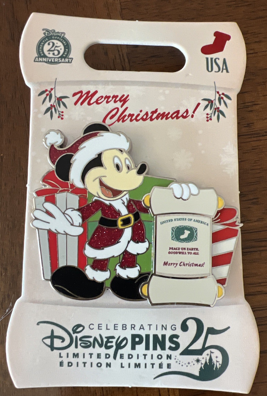 2025 Disney Pin Merry Christmas Mickey Mouse United States of America LE