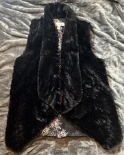 Cupio Faux Fur Black Fuzzy Vest Size Large