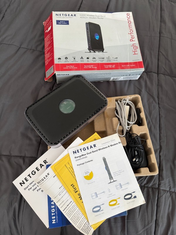 Netgear Rangemax Dual Band Wireless-N DSL Modem Router DGND3300 Used