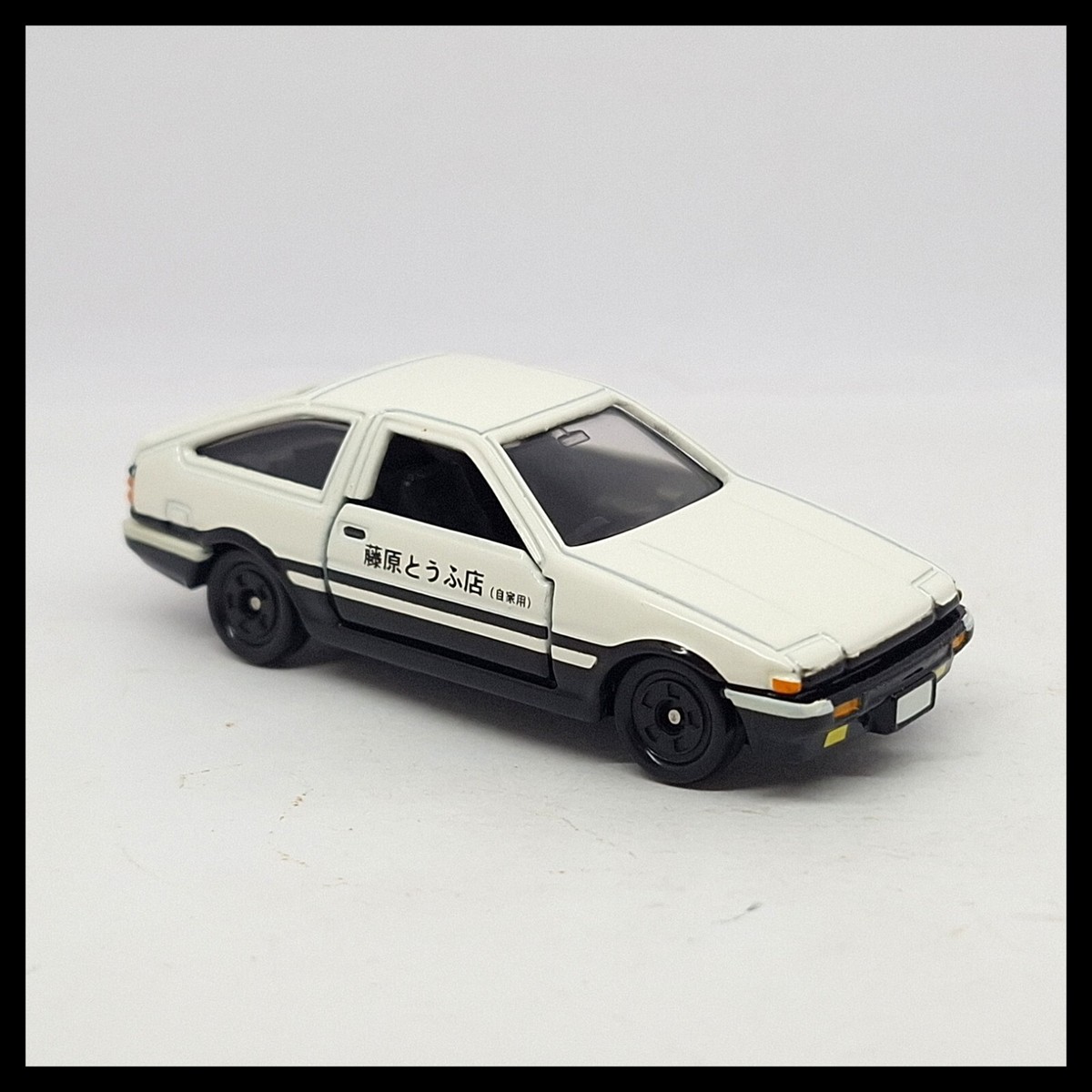 TOMICA Initial D TOYOTA AE86 Trueno 1/61 TOMY Diecast Car New (B