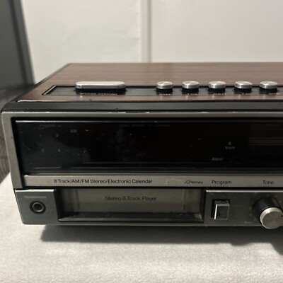 Vintage Stereo 8-Track Player Clock AM / FM Radio JC Penney 680
