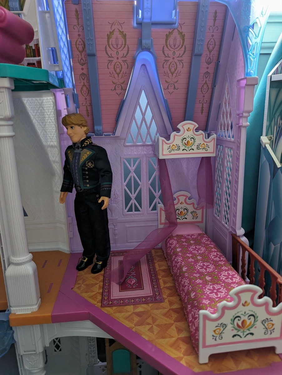 Frozen 2 Disney Ultimate Arendelle Castle with 5