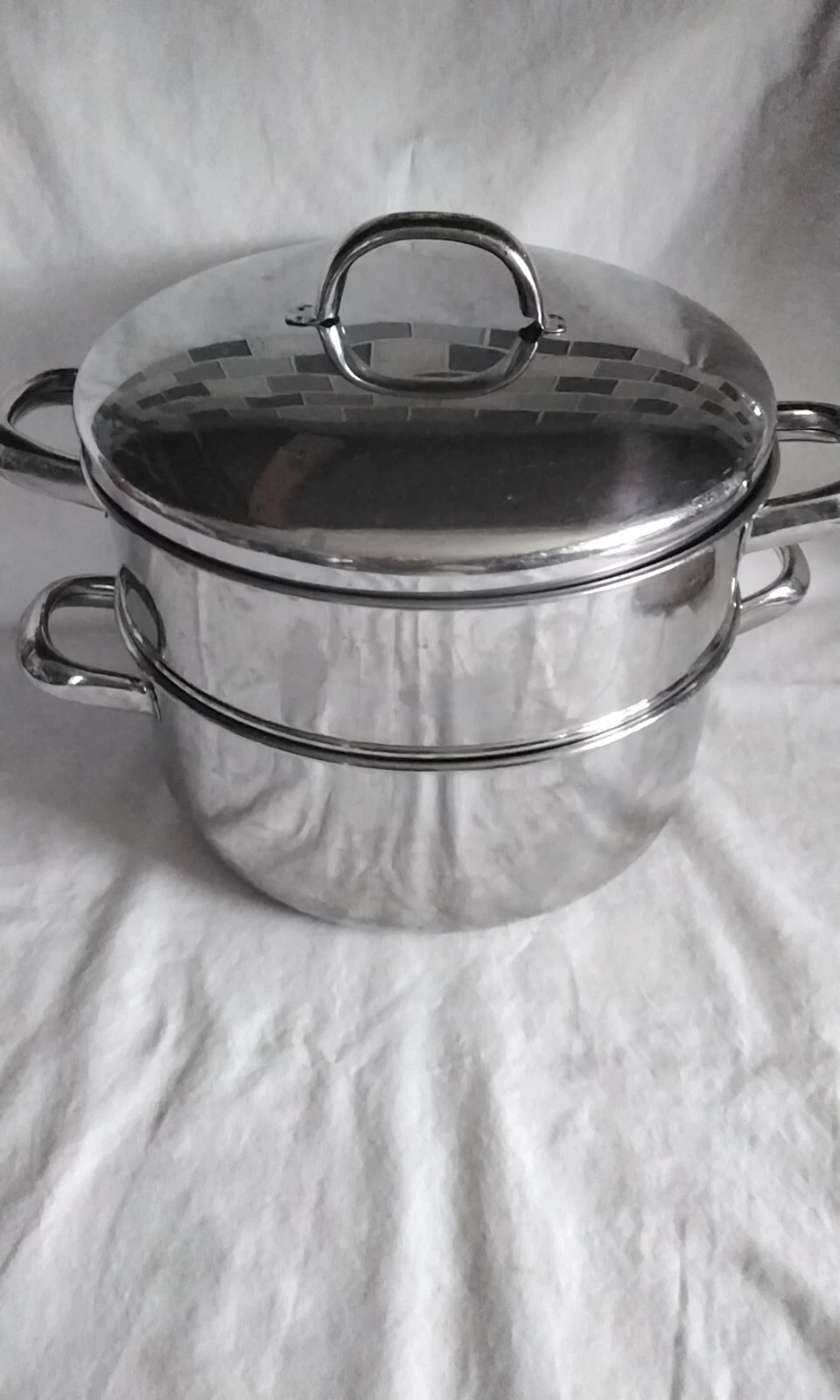 Estia Stainless 5Qt Pot with strainer insert & Lid Vulcano 3 ply bottom Korea