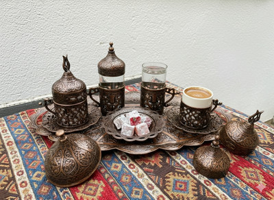 Türkisches Kaffee Wasser Tee Mix Set Porzellan Glas Ottomane Tulpendeckel Dunkel Kupfer