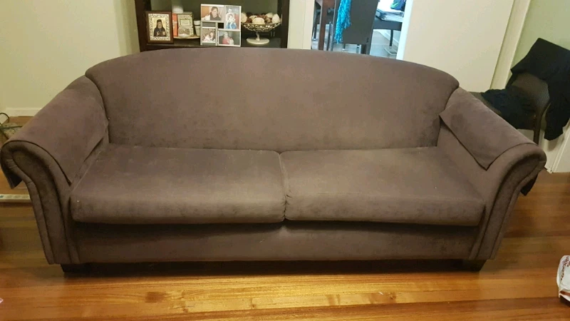 2 X 2 5 Seater Couches And Ottoman Buy Individually Or Together