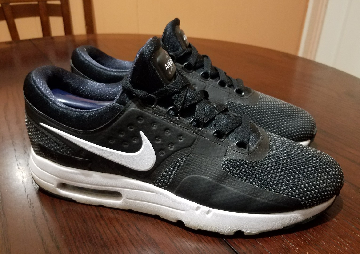 Nike Air Max Zero Essential Men Black&White Running Shoes Size 11 Nike Air Max Zero Essential Men Black&White Running Shoes Size 11