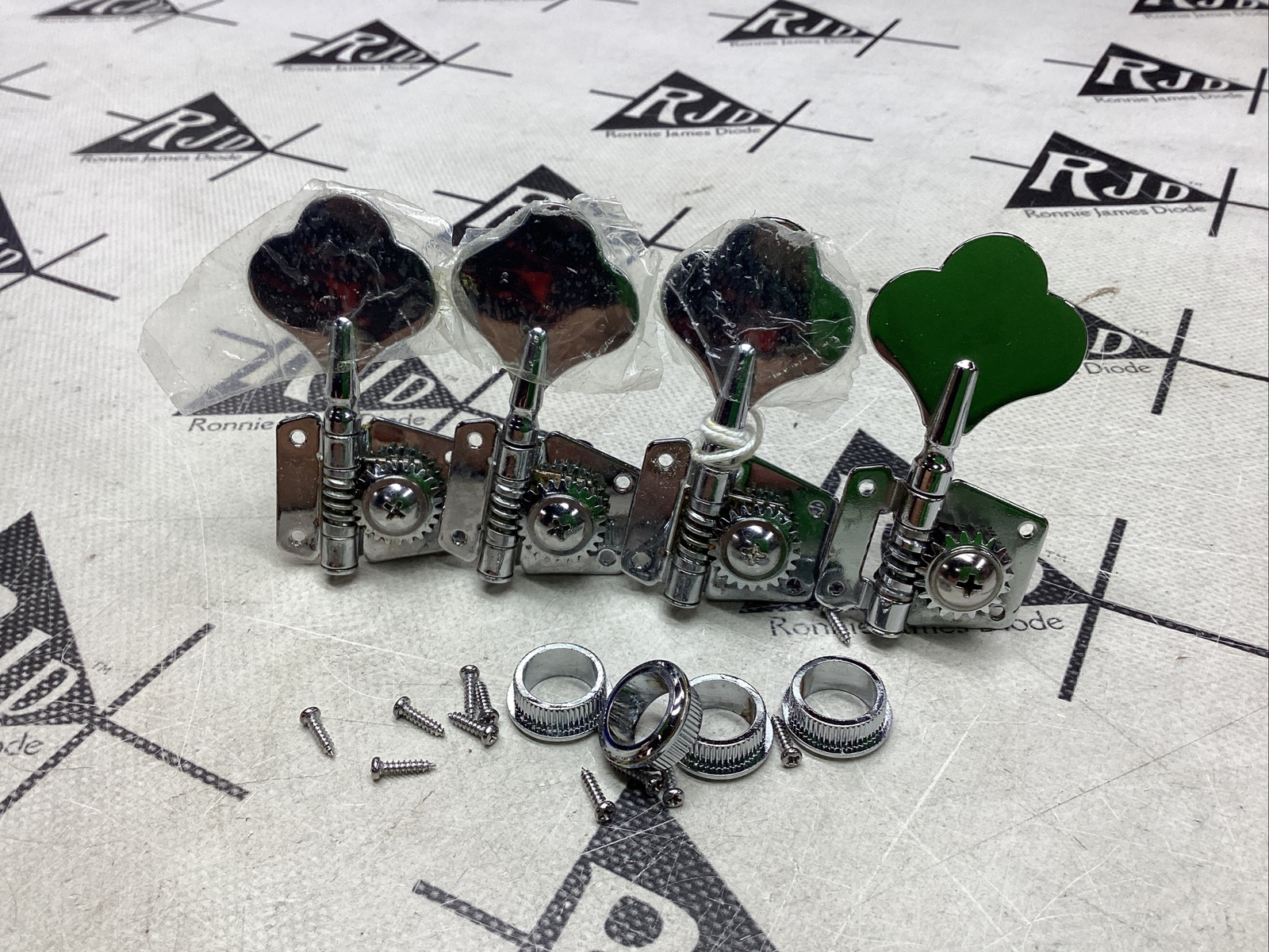 Squier Bass Guitar Tuners Tuning Machines Keys Pegs Chrome Inline Right