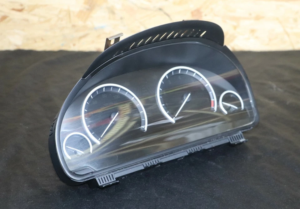 Cuadro de instrumentos velocímetro calibre millas Speedo OEM BMW F01 F02 F06 F10 F13 # Foto 3 de 4