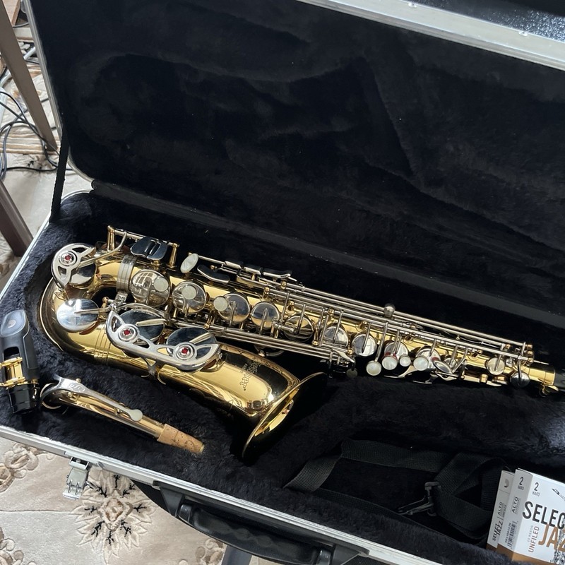 Selmer Alto Saxophone Model AS500 with Mouthpiece and Original Selmer Hard Case