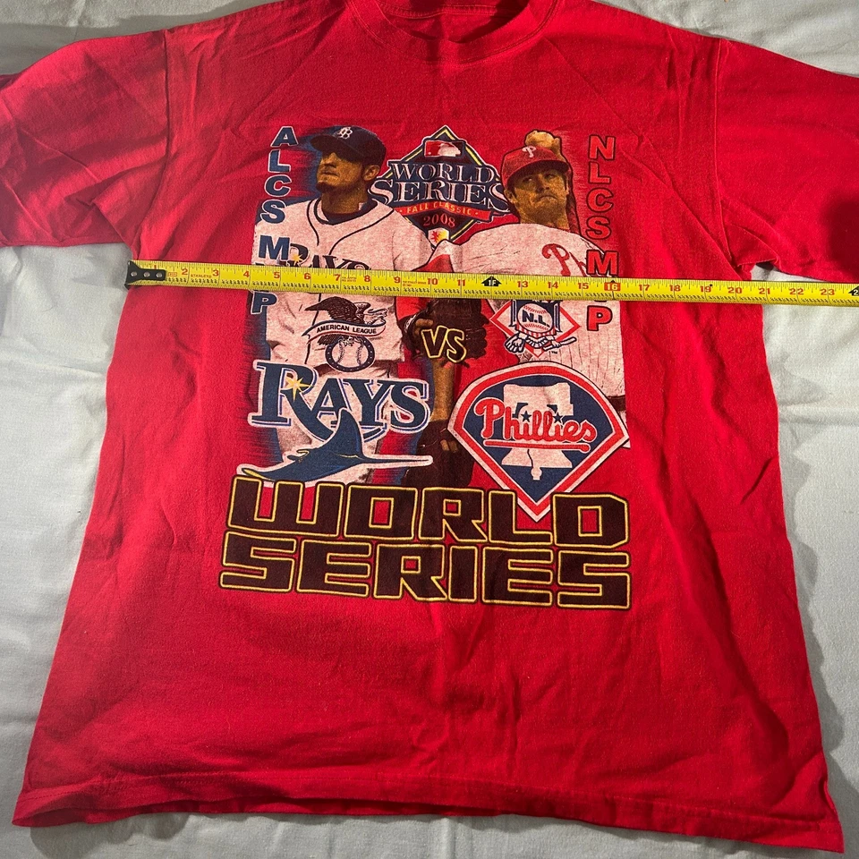 2008 PHILLIES VS RAYS VTG MLB WORLD SERIES RED ROSTER GRAPHIC T-SHIRT LARGE RARE - Image 4 of 4