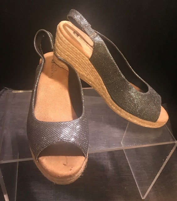 white mountain heels