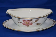 Noritake 5473 Pink Dogwood Gravy Boat or Sauce Bowl with Underplate, 9"