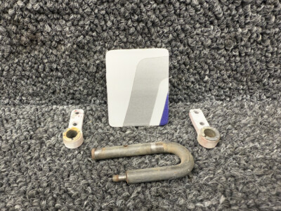 たば　1110 1217043-1, 1217041-1 Cessna T210M Baggage Door Latch Handle