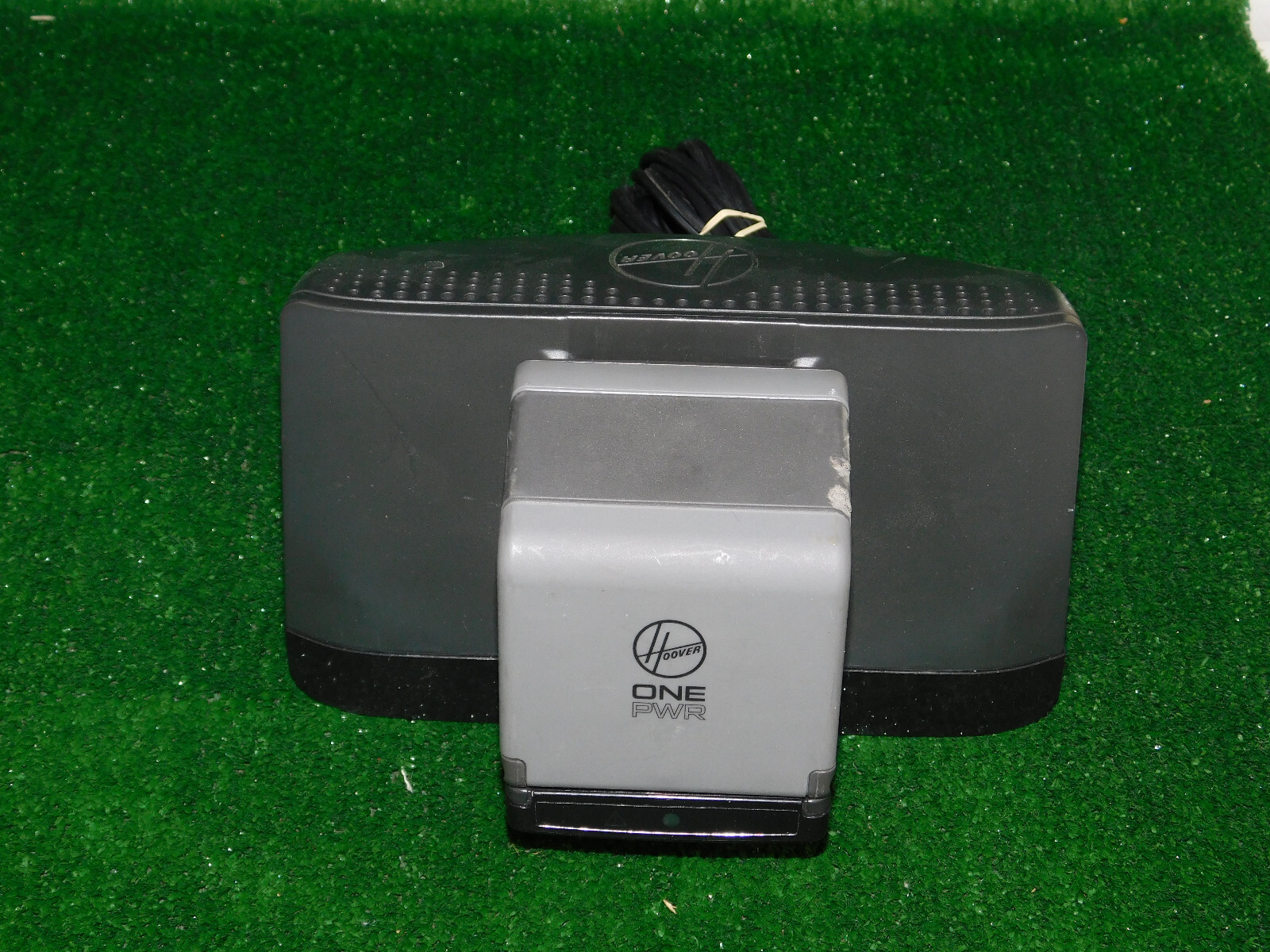 Hoover ONE PWR Lithium Battery Charger & Battery BH04200 BH04000 Tested