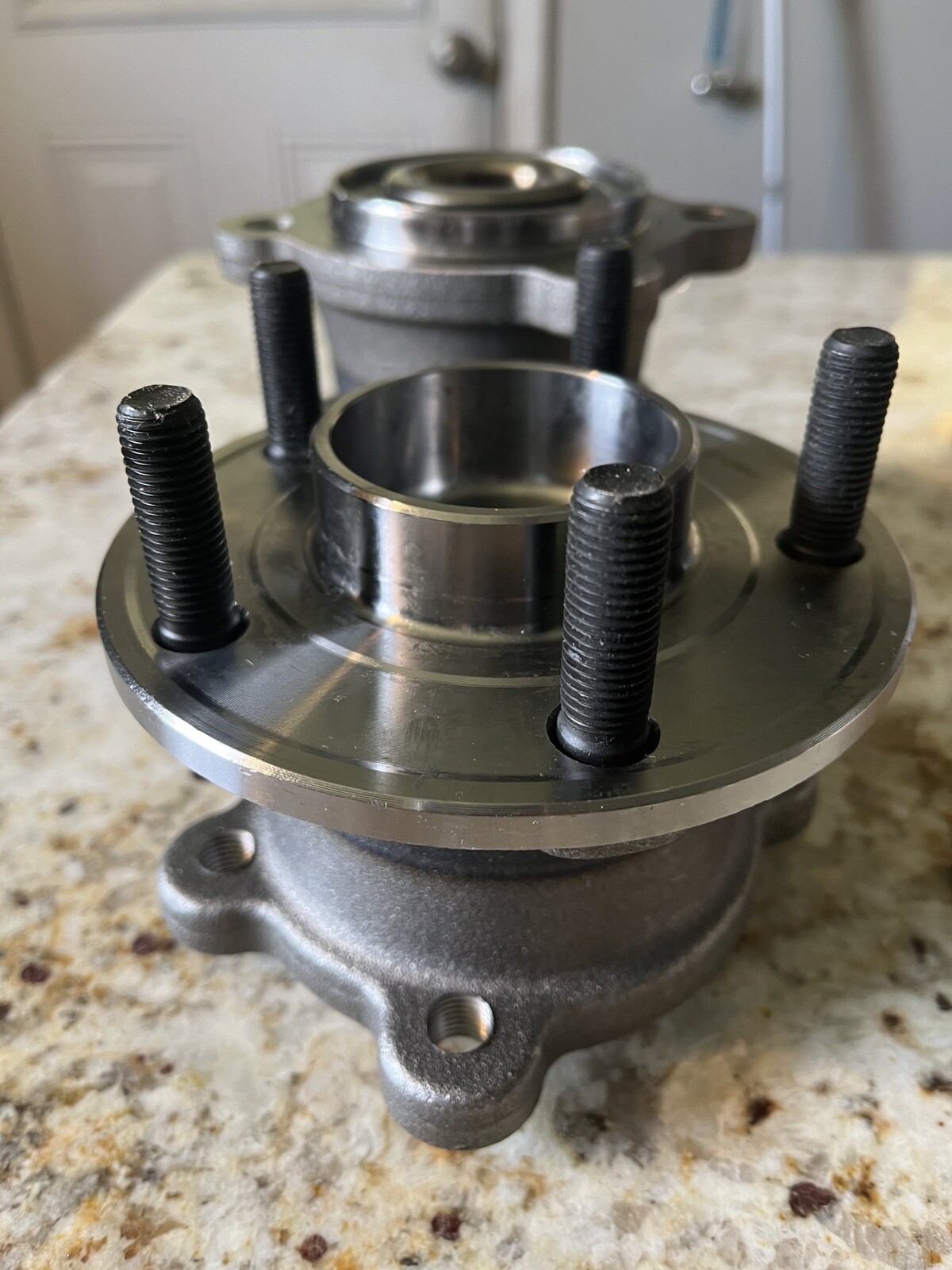 KUSATEC 512500 2pc Wheel Bearing Hub Assembly For 2013-2017 2018 2019 Ford Esc 