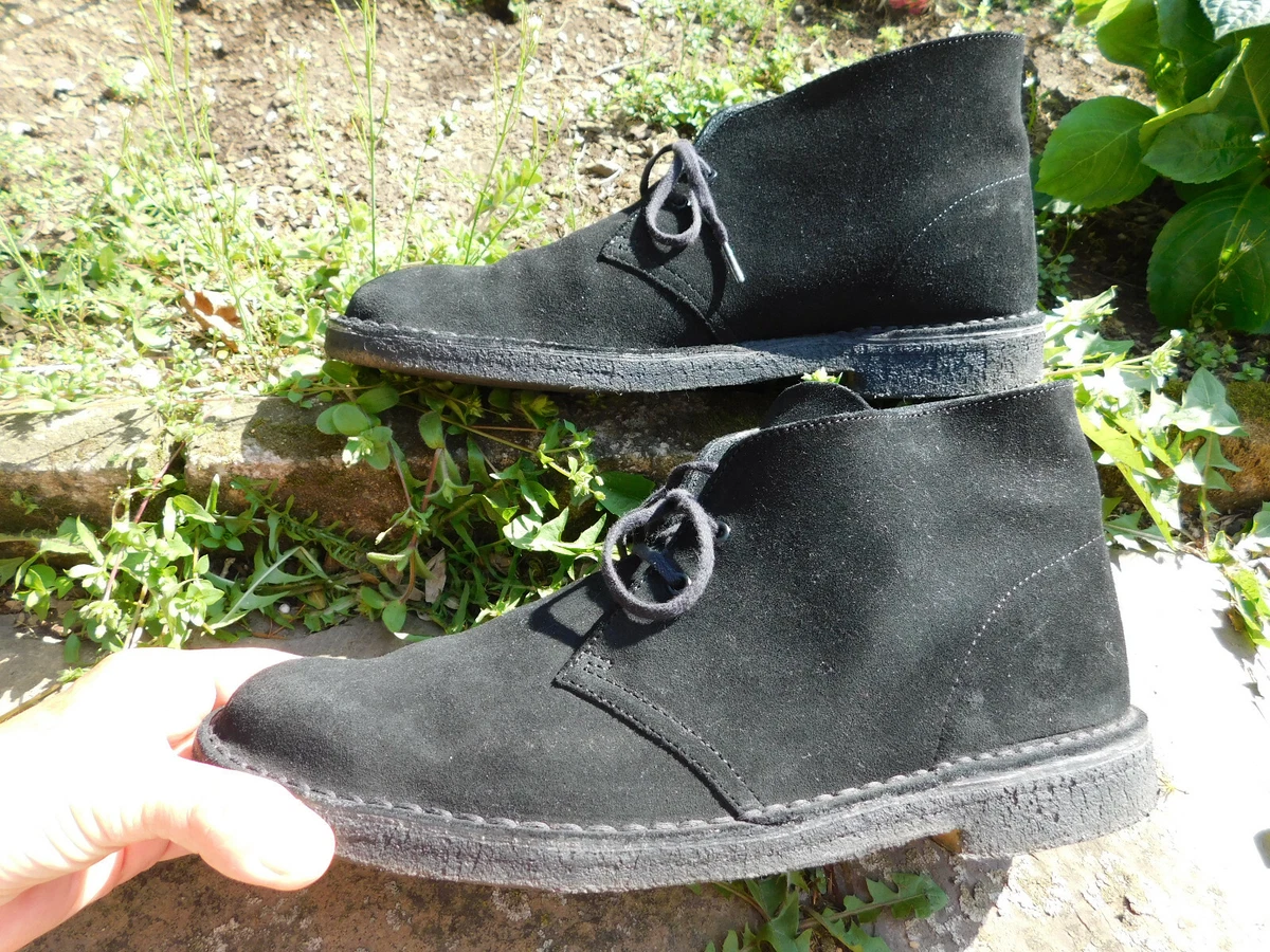 Clarks black best sale chukka