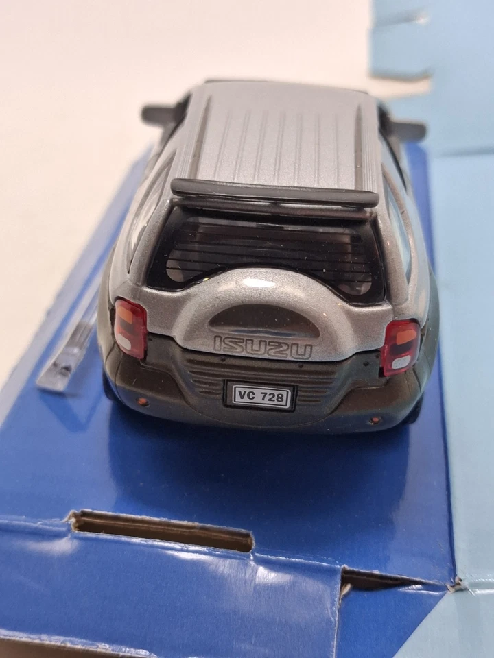 Isuzu VehiCross Cararama scala 1:43. Nuova, vintage. - Immagine 4 di 4