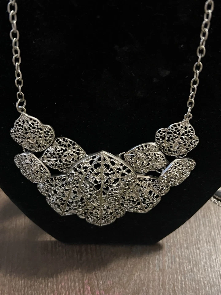 Retro Silver-Tone Floral Statement Necklace Rhinestone Accent Bib Choker - Image 2 of 2