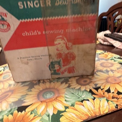 SINGER Sew Handy Vintage Original Child-Sized Sewing Machine Multicolor w/ Box