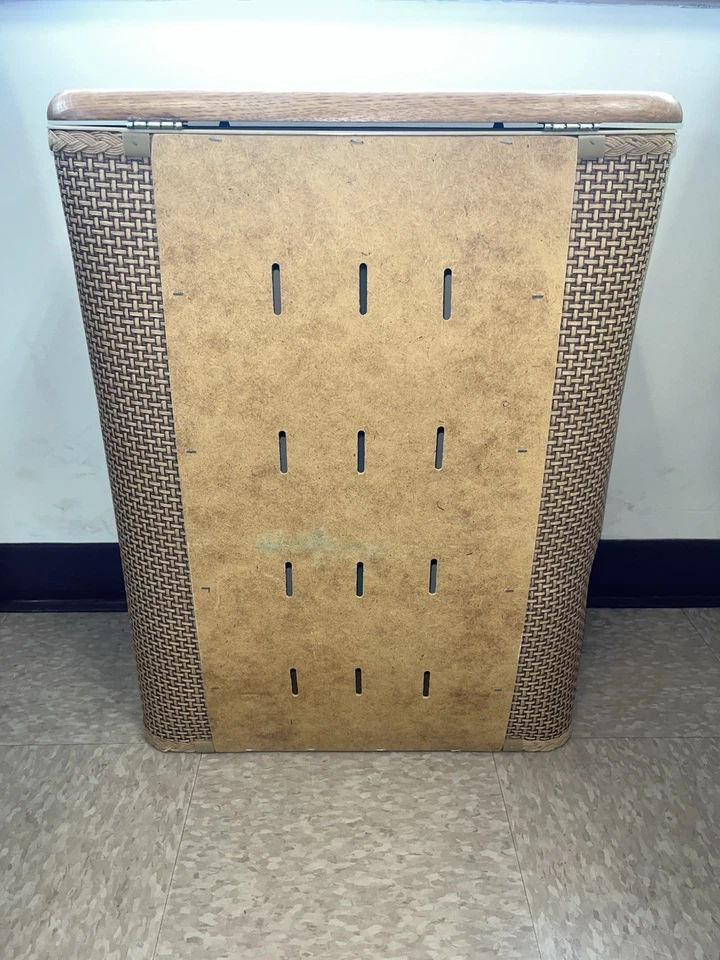 Cesta de mimbre Redmon vintage con tapa de roble de madera maciza cesta de lavandería de mediados de siglo Foto 4 de 4