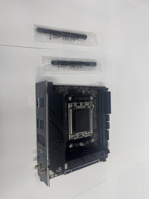 ASRock B650I LIGHTNING WIFI AM5 Ryzen 7000 AMD B650 SATA 6Gb/s Mini-ITX s DDR5
