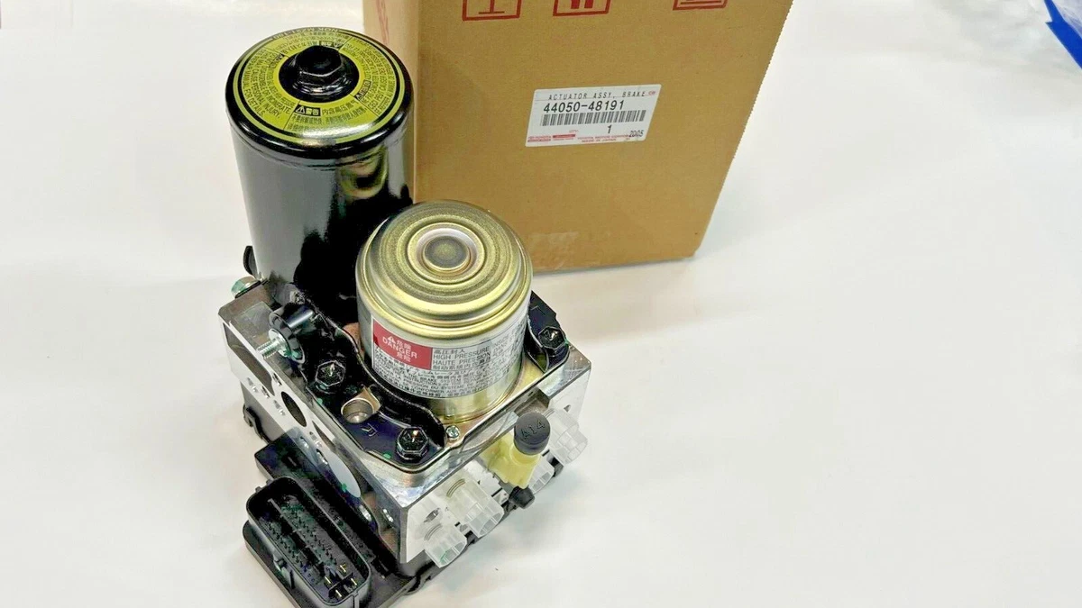 2006-2007 HIGHLANDER GENUINE TOYOTA ACTUATOR ASSY, BRAKE 44050 