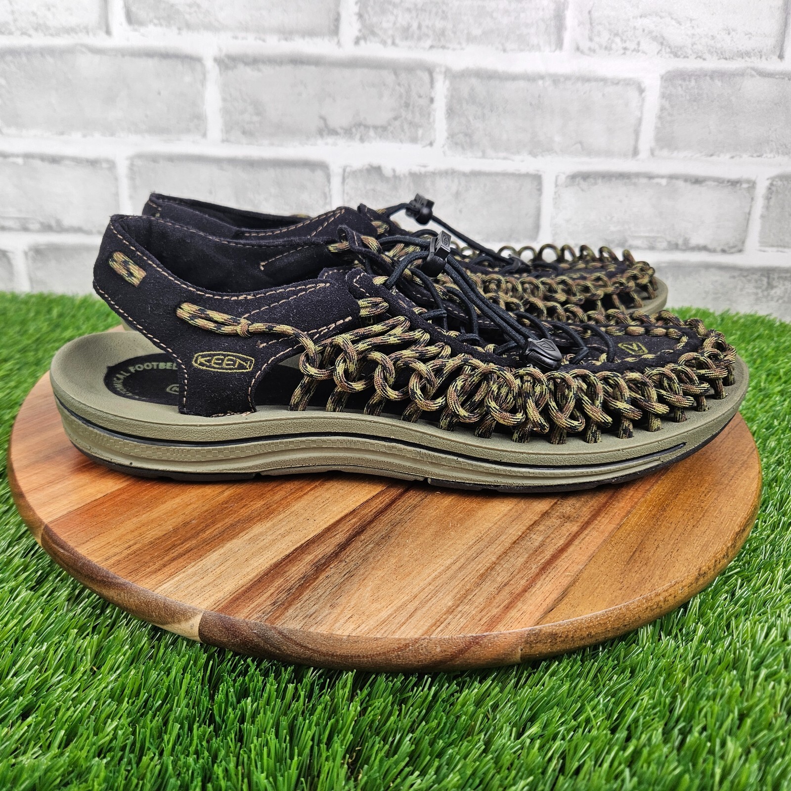 Sandali Keen Woven Bungee Cord da uomo taglia 10 5 verde nero con coulisse 1013890
