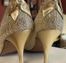 VINTAGE Dolce by Pierre USA gold Lamay Lace Bow High Heels Pumps Size 8    blt39j