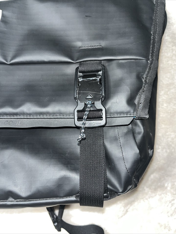 Kuhl Eskape Messenger Bag 14L Black eBay