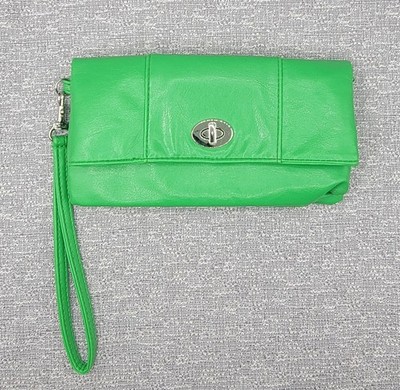 Faux Leather Kelly Green Sleek Snap Wristlet Evening Going Out Bag Used-Staining