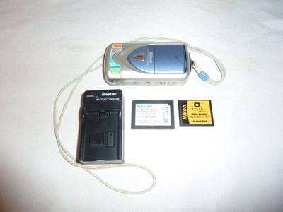 NIKON COOLPIX E2500 2.0MP DIGITAL CAMERA WITH NEW BATT & CHARGER TESTED WORKS