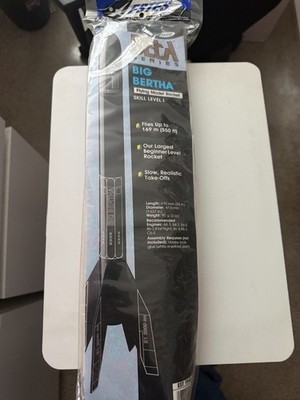 Estes 1948 Est1948 Big Bertha Rocket Kit Skill Level 1  ***HAS DAMAGE***