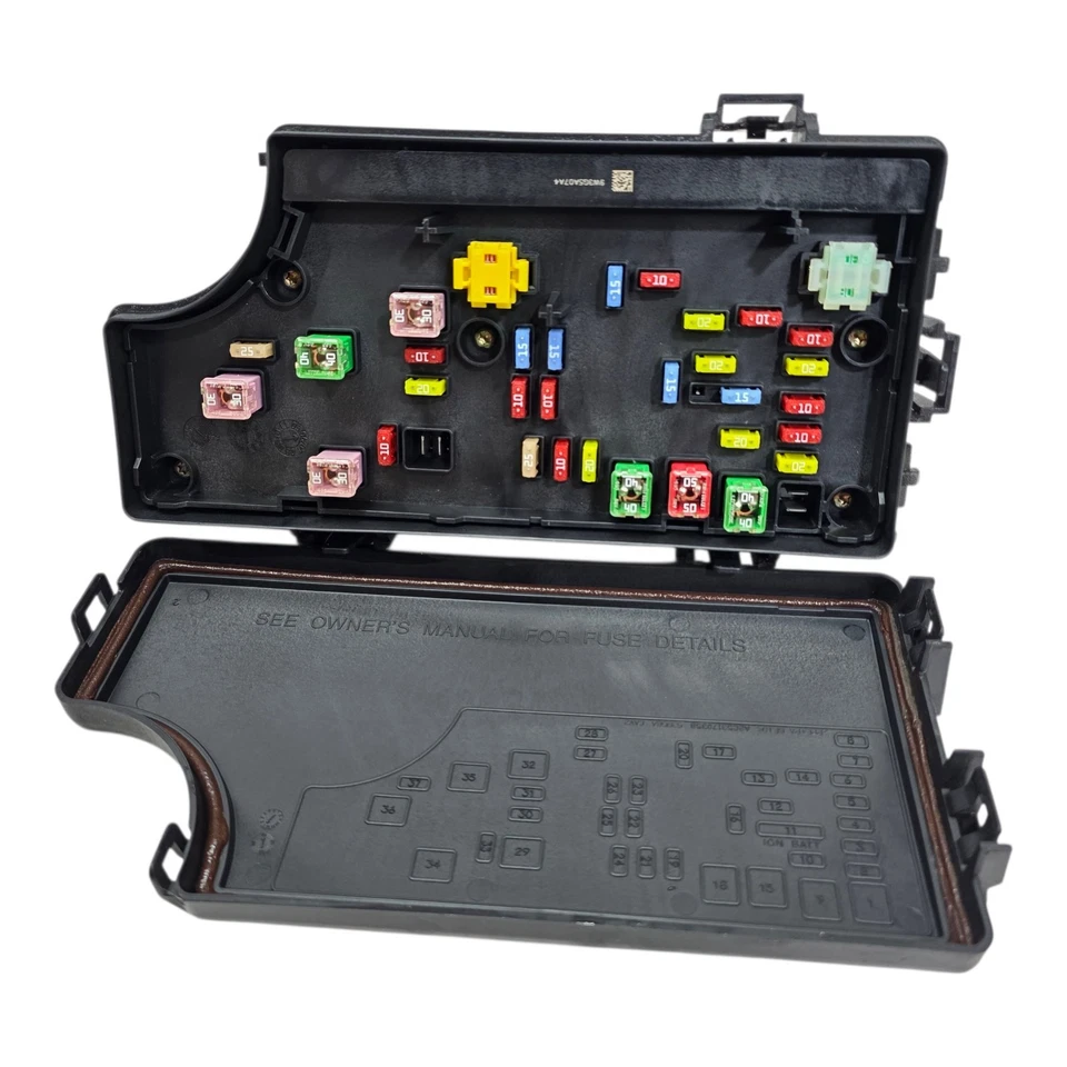 2006-2010 CHRYSLER PT CRUISER TIPM POWER MODULE FUSE BOX P56049719AM - Image 2 of 4