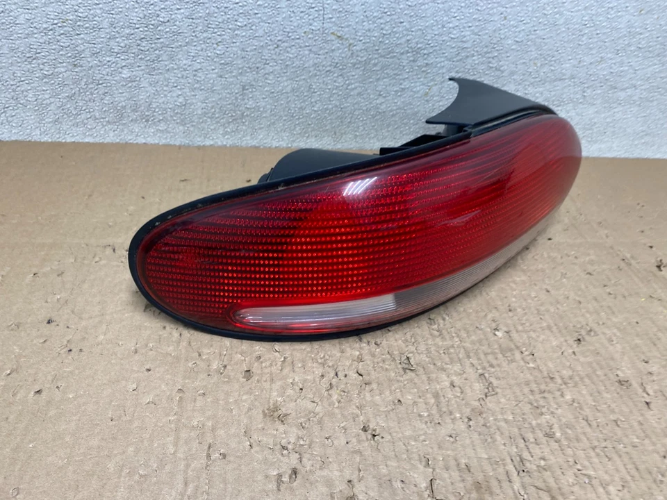 1996-2000 Chrysler Sebring Convertible Left Driver Lh Side Tail Light T7961 DW - Image 3 of 4