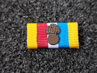 (S1-460)  Luxemburg Marsch schwarz Diekirch deutsche Ordensspange Bandspange