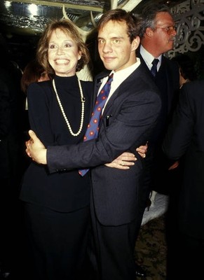 Actress Mary Tyler Moore actor John K Linton at Sweet Sue Opening - Old Photo